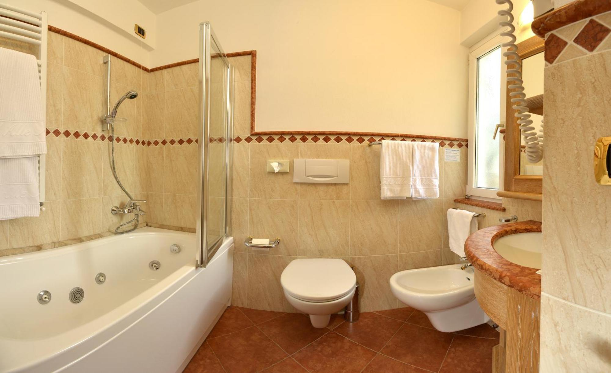 Hotel Alle Alpi Moena Δωμάτιο φωτογραφία