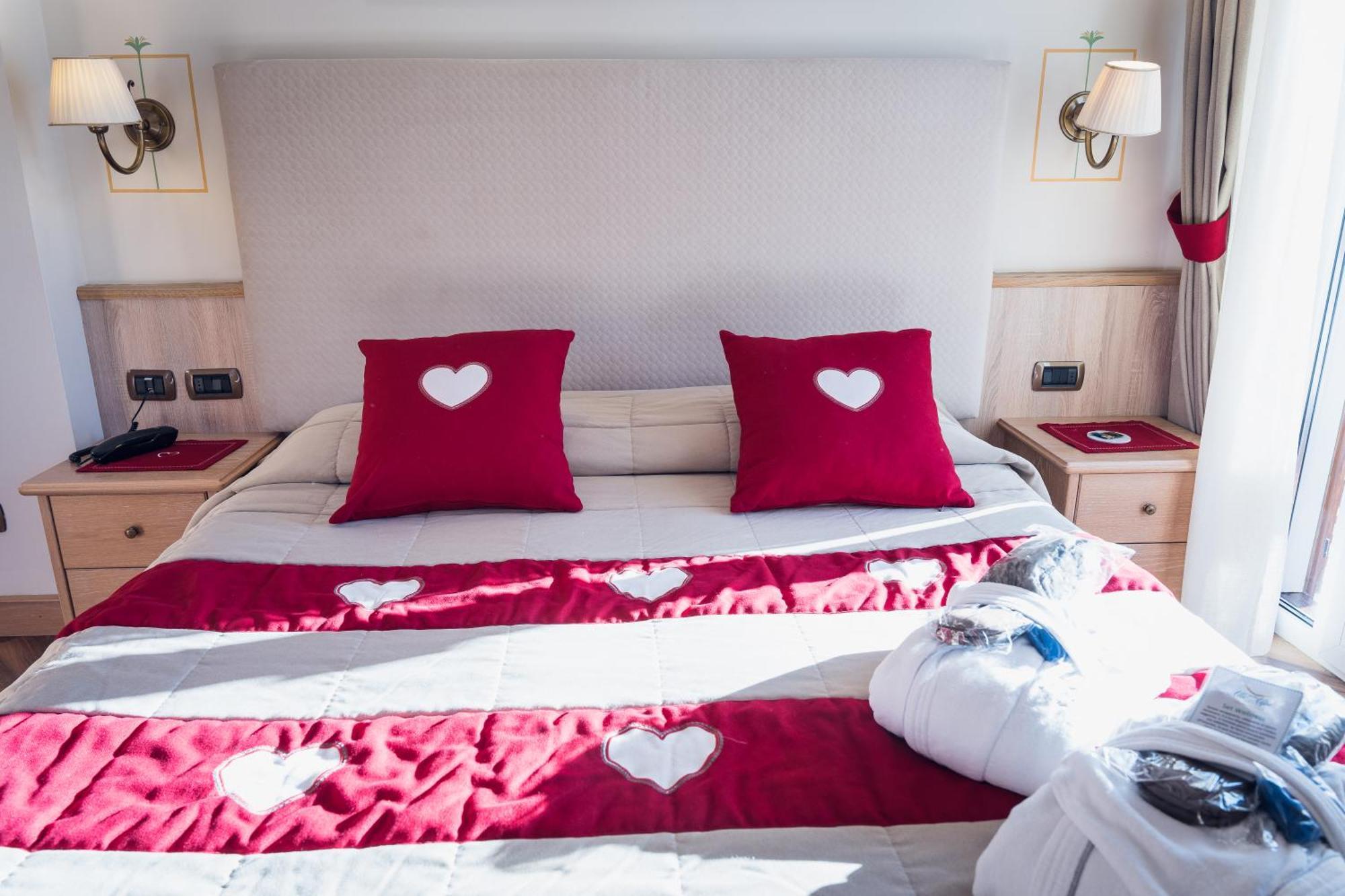 Hotel Alle Alpi Moena Εξωτερικό φωτογραφία