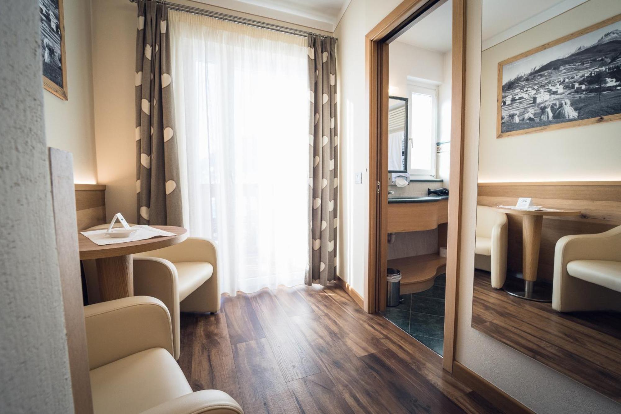 Hotel Alle Alpi Moena Εξωτερικό φωτογραφία
