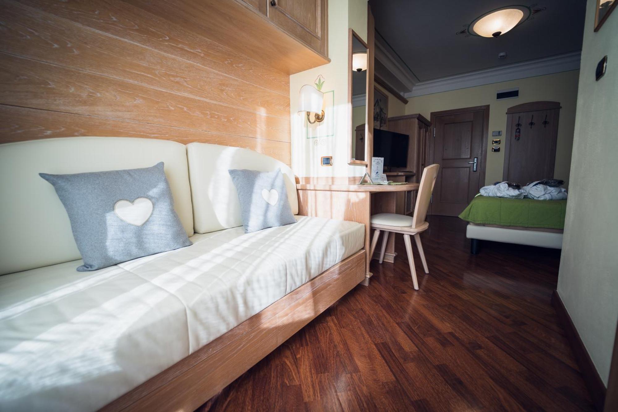 Hotel Alle Alpi Moena Εξωτερικό φωτογραφία