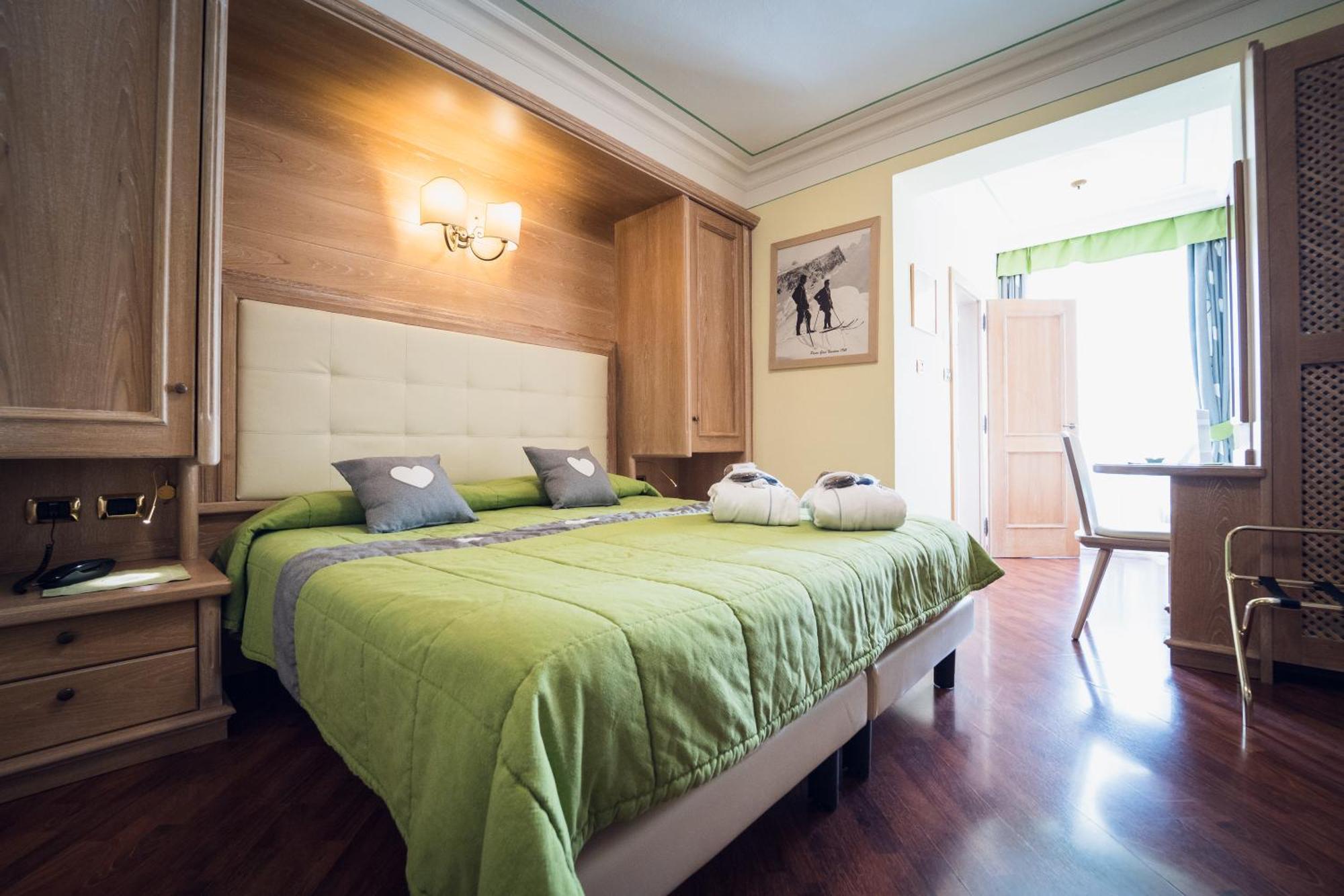 Hotel Alle Alpi Moena Εξωτερικό φωτογραφία