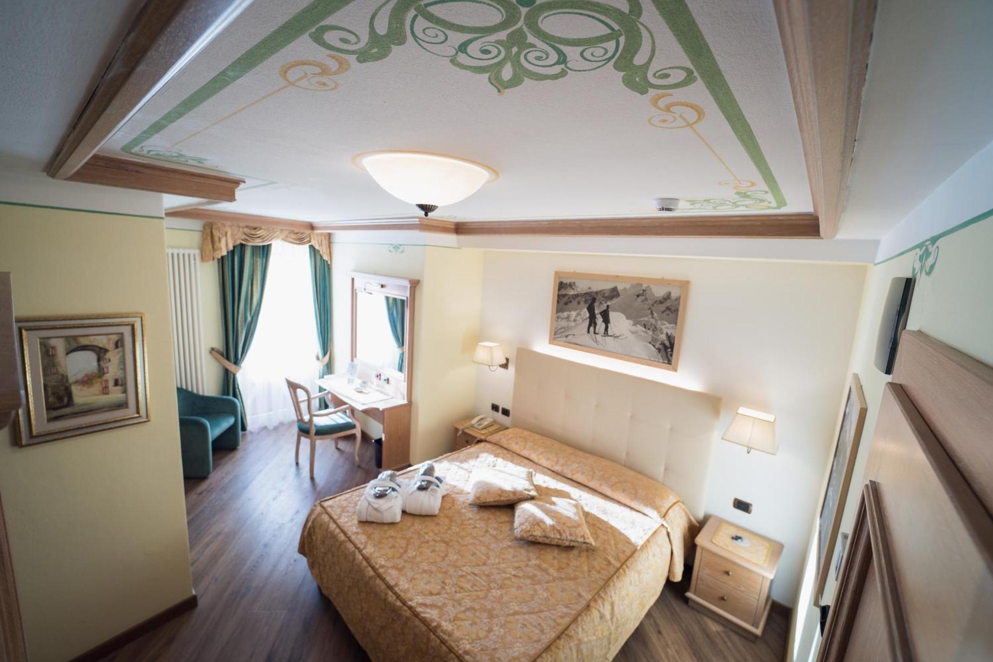 Hotel Alle Alpi Moena Εξωτερικό φωτογραφία