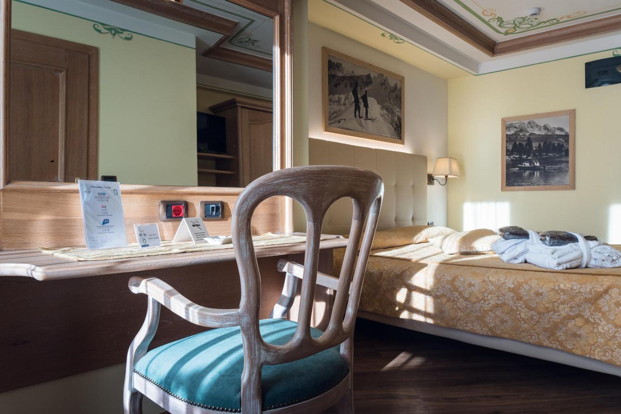 Hotel Alle Alpi Moena Εξωτερικό φωτογραφία