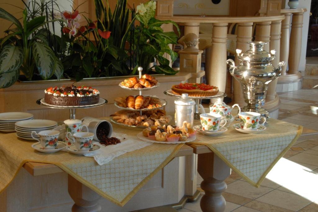 Hotel Alle Alpi Moena Εξωτερικό φωτογραφία